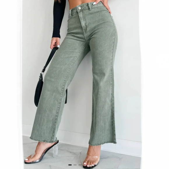NWT Zenana Azriel High Rise Straight Leg Flat Front Raw Hem Ankle Jeans Size L - Picture 1 of 16